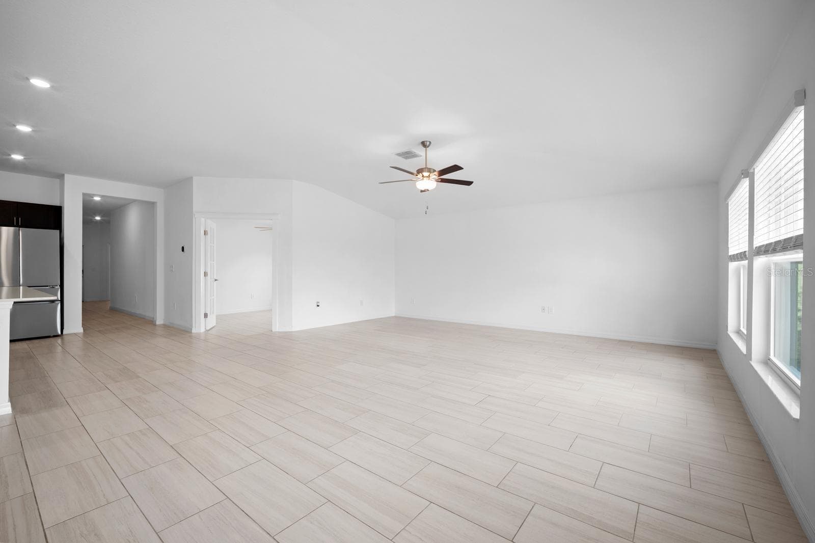Single Family Residence at 4060 CAPRI COAST DR, PLANT CITY, photo 12 of 33