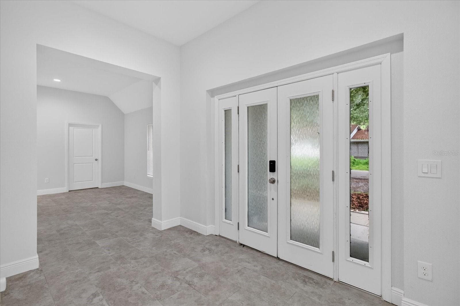 Single Family Residence at 5114 CHILKOOT ST, TAMPA, photo 7 of 90