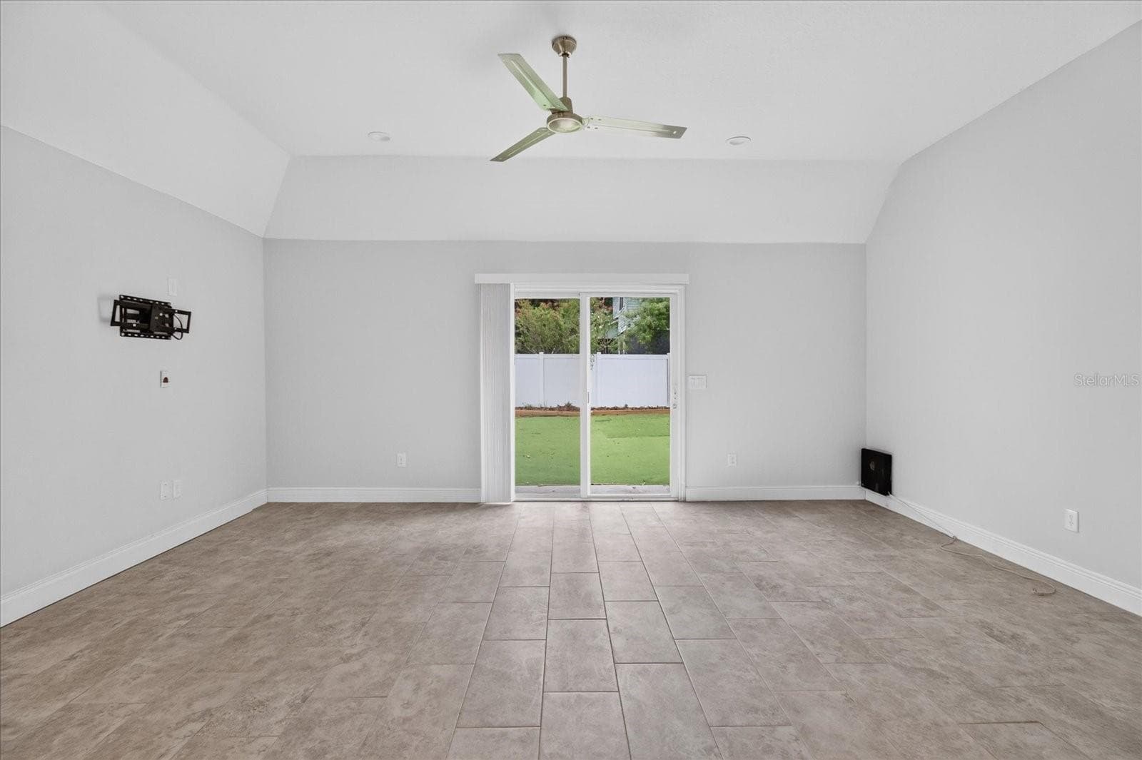 Single Family Residence at 5114 CHILKOOT ST, TAMPA, photo 32 of 90