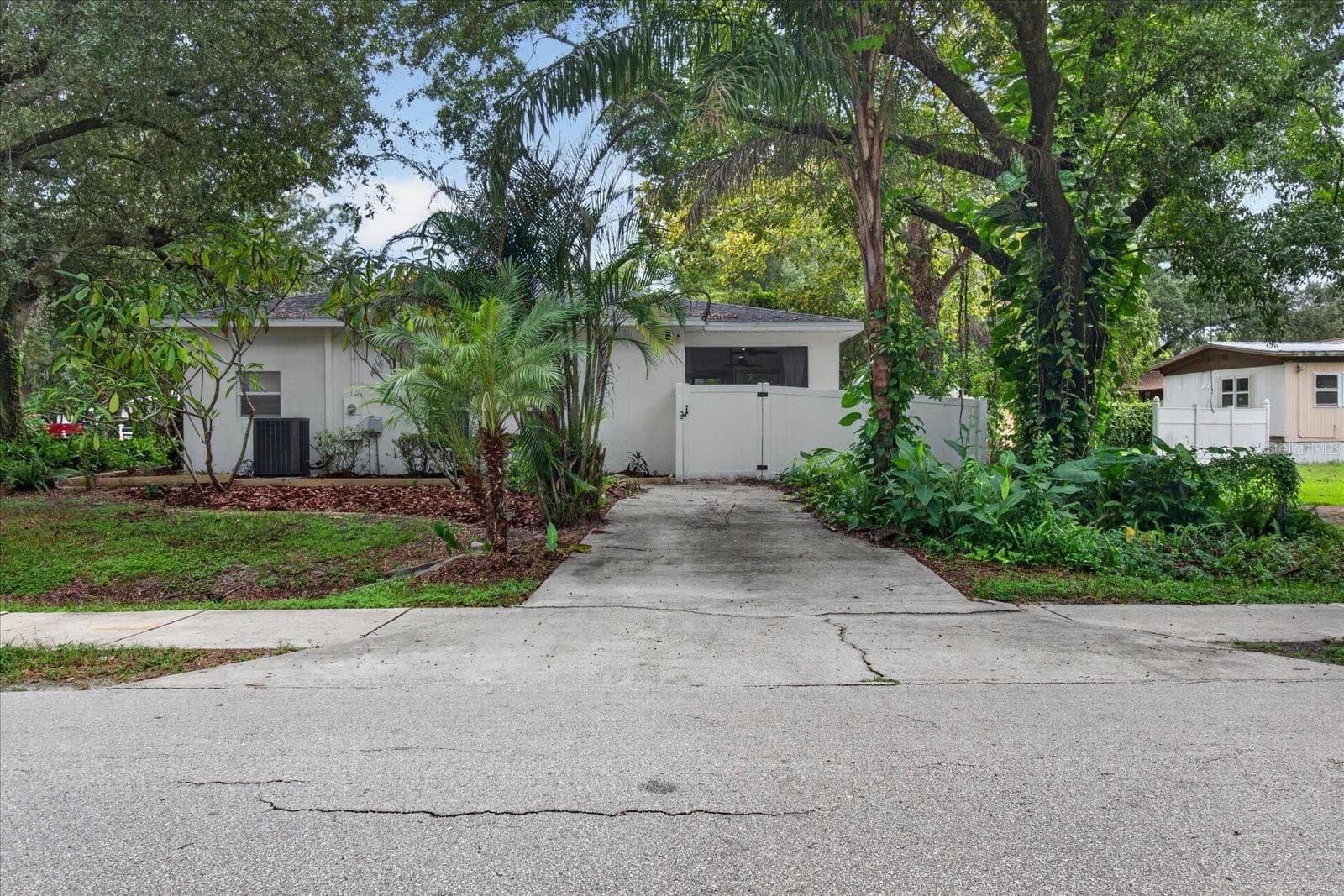 Single Family Residence at 5114 CHILKOOT ST, TAMPA, photo 85 of 90