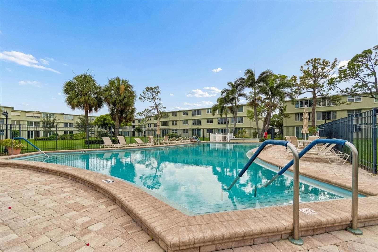 Pool - 4885 1ST ST NE #117, ST PETERSBURG