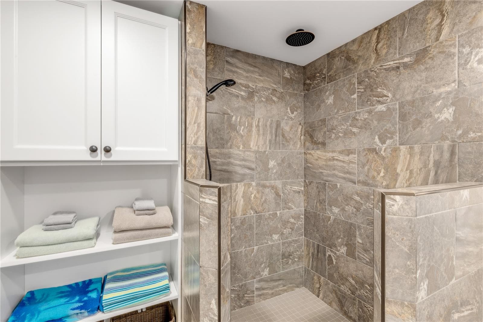Apartment 1 Walk-in Shower and Linens - 2707 S ATLANTIC AVE, NEW SMYRNA BEACH