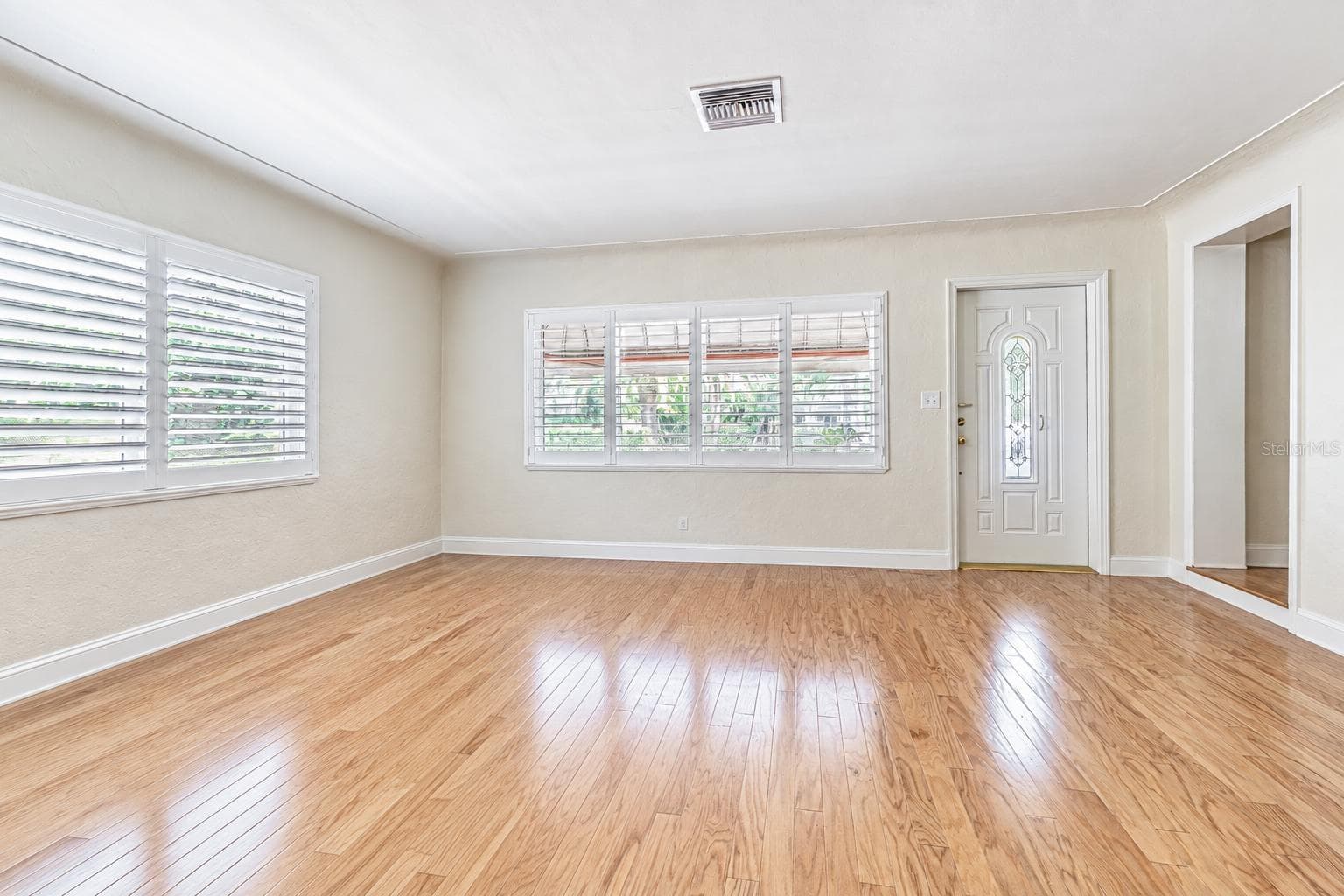 Single Family Residence at 243 SNELL ISLE BLVD NE, ST PETERSBURG, photo 6 of 35