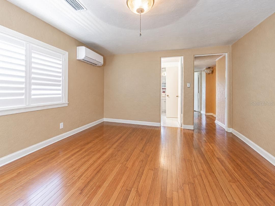 Single Family Residence at 243 SNELL ISLE BLVD NE, ST PETERSBURG, photo 20 of 35