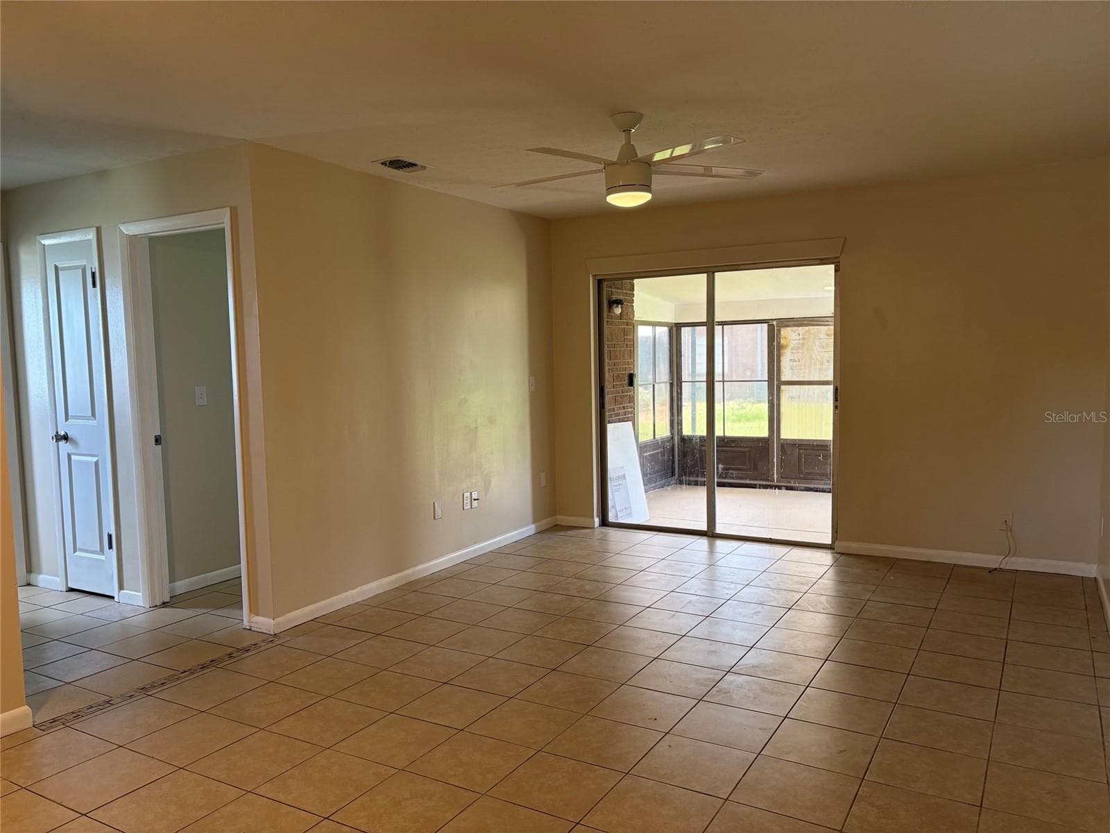 Condominium at 9523 FIELDVIEW CIR #9523, THONOTOSASSA, photo 7 of 14