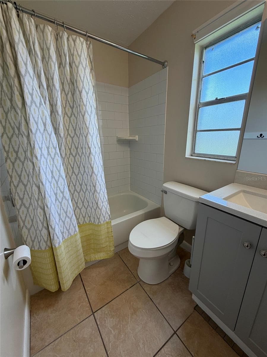 Condominium at 9523 FIELDVIEW CIR #9523, THONOTOSASSA, photo 10 of 14