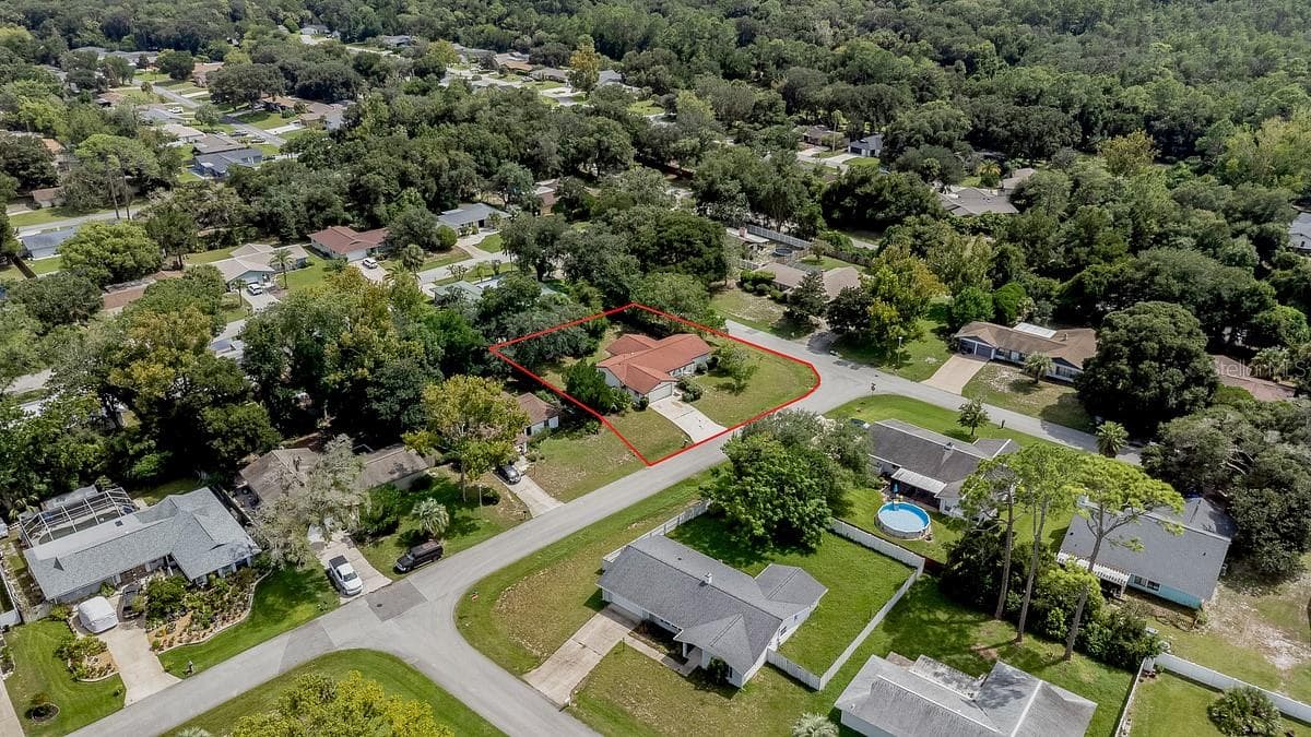 Single Family Residence at 2 BLAINE TREE PL, PALM COAST, photo 14 of 23