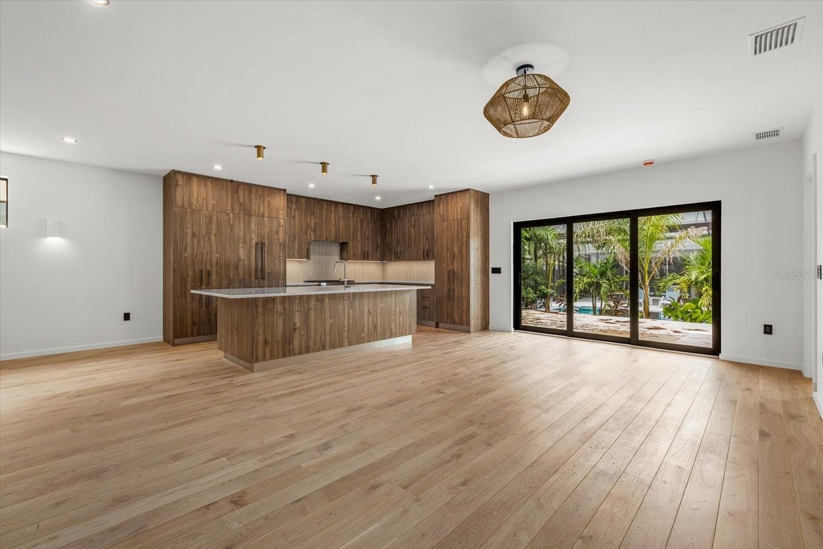 Single Family Residence at 1675 5TH ST, SARASOTA, photo 15 of 74