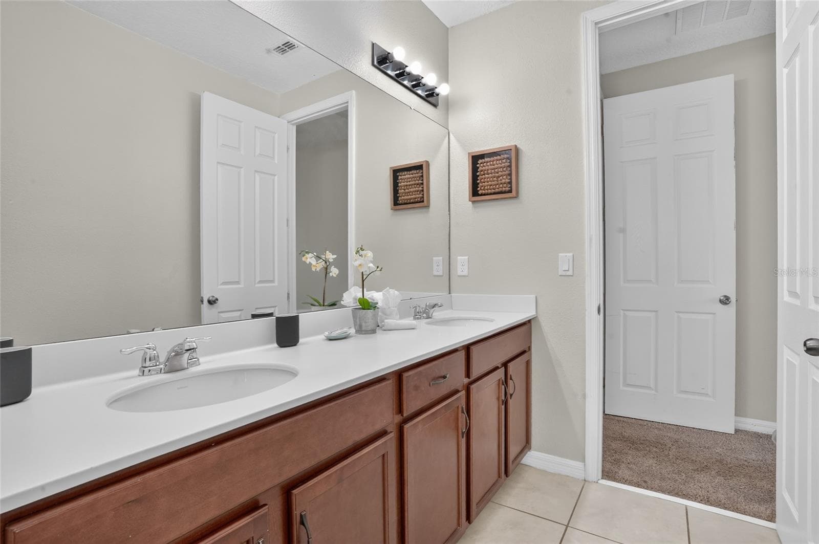 Primary Bathroom 2 - 9007 PELICAN COVE TRCE, KISSIMMEE
