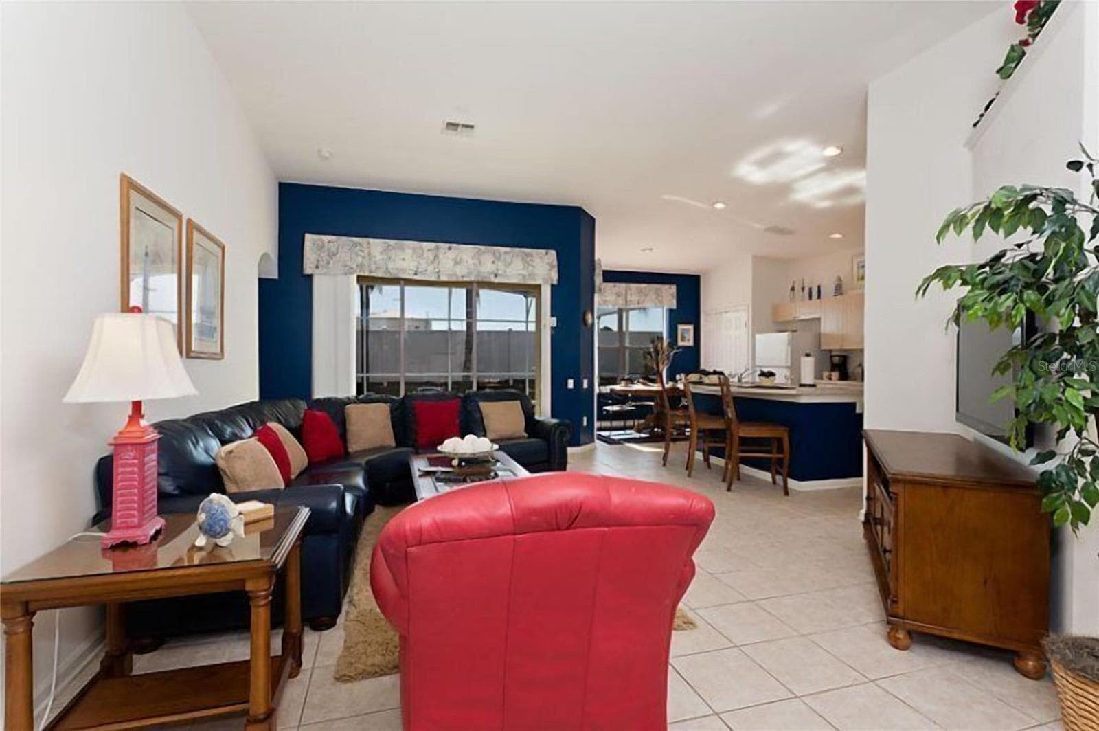 Single Family Residence at 8010 KING PALM CIR, KISSIMMEE, photo 5 of 25