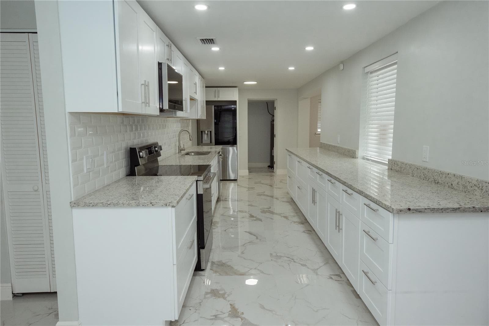Kitchen - 8830 69TH ST N, PINELLAS PARK