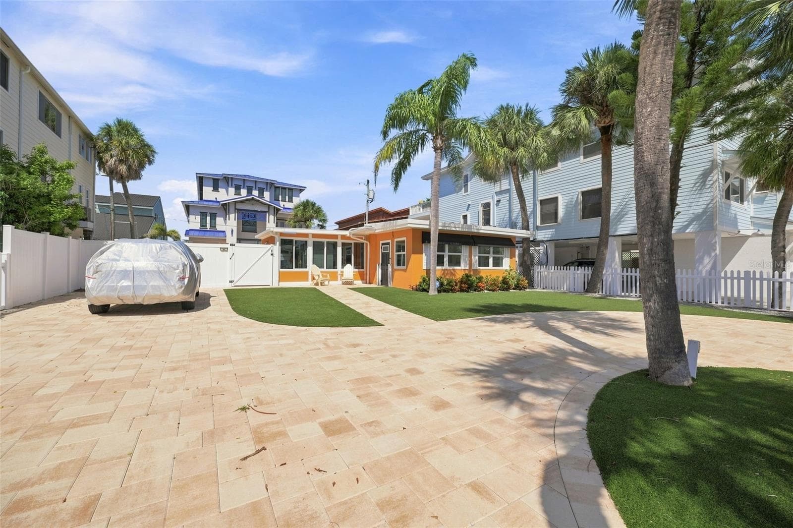 Single Family Residence at 2706 GULF BLVD, INDIAN ROCKS BEACH, photo 4 of 62