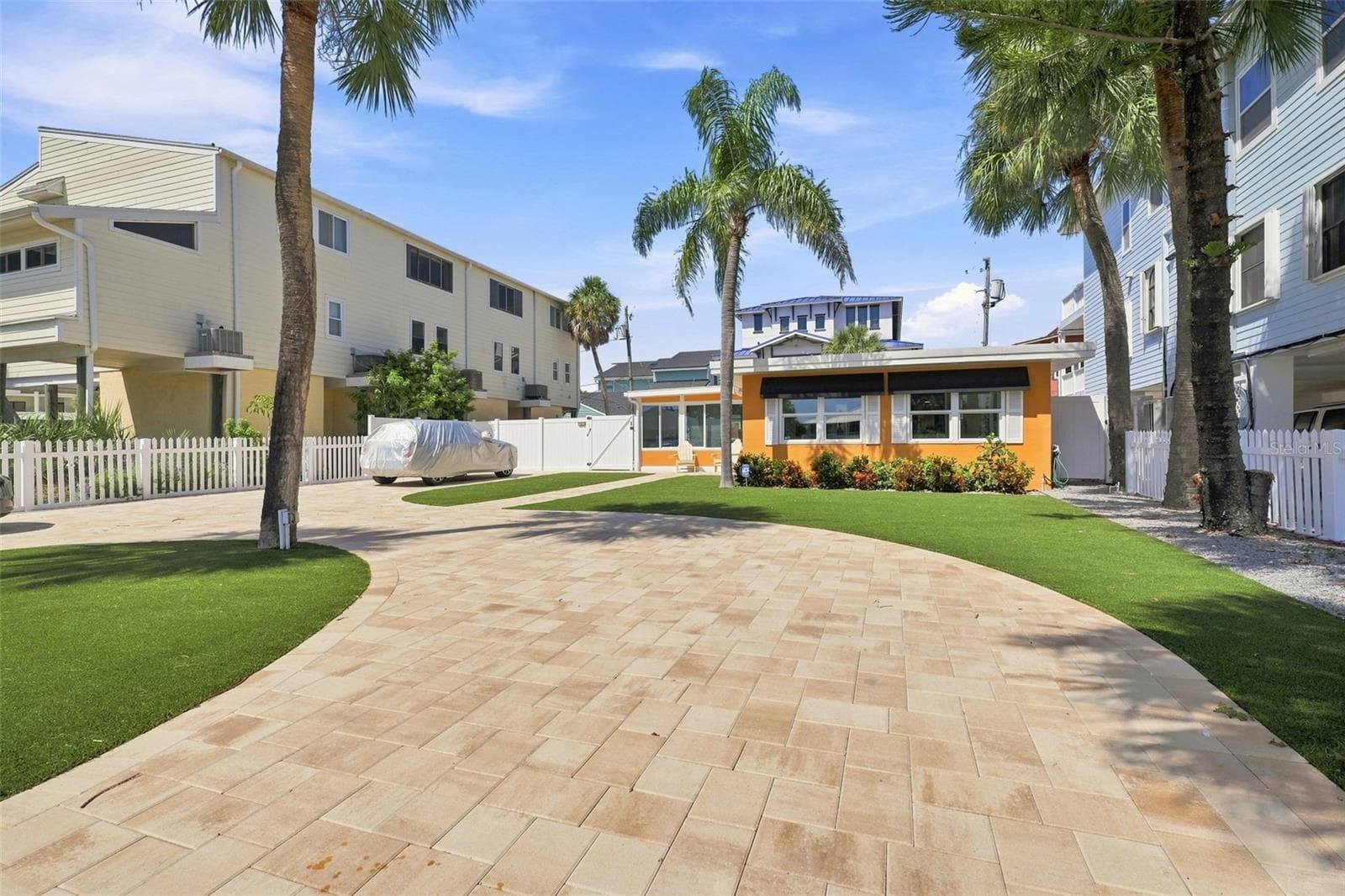 Single Family Residence at 2706 GULF BLVD, INDIAN ROCKS BEACH, photo 7 of 62