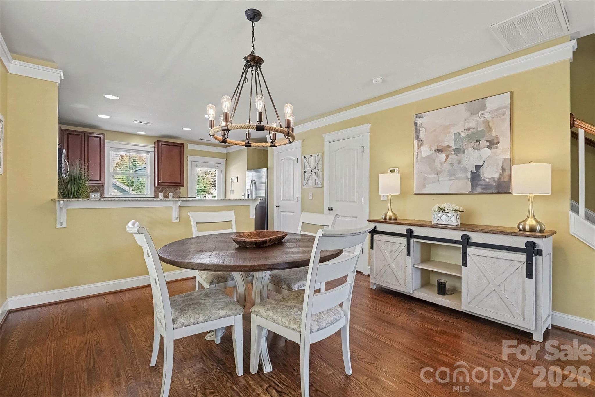 Crown Molding throughout the living space on the first floor - 13913 Helen Benson Boulevard, Davidson