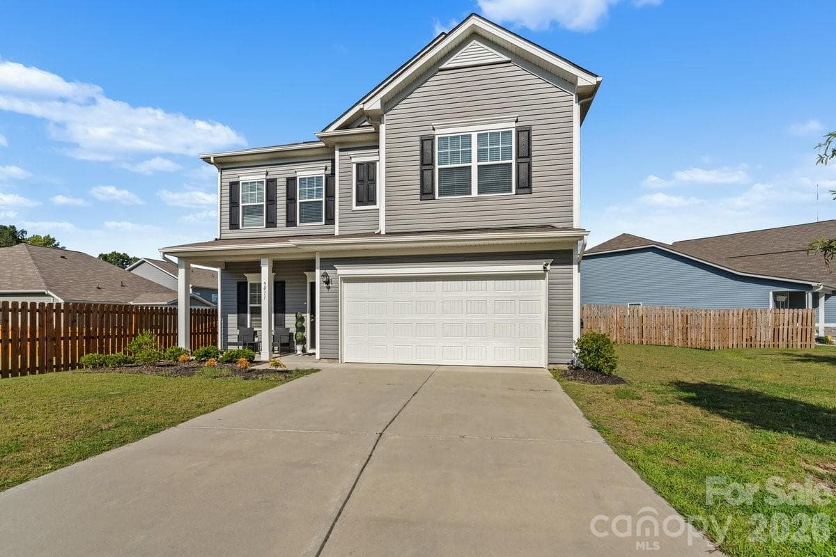 Single Family Residence at 9011 Evercrisp Lane, Charlotte, photo 3 of 31