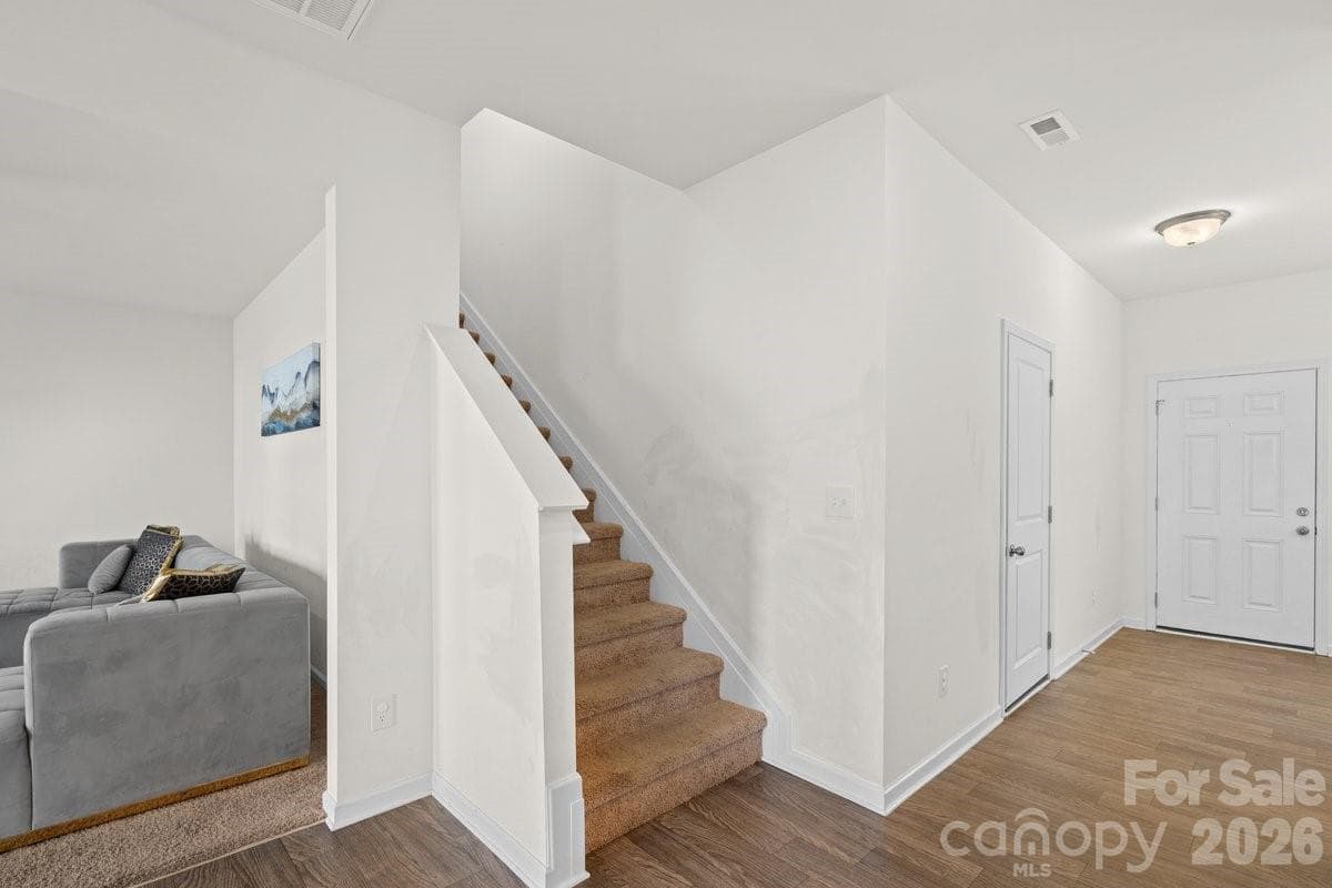 Single Family Residence at 9011 Evercrisp Lane, Charlotte, photo 9 of 31