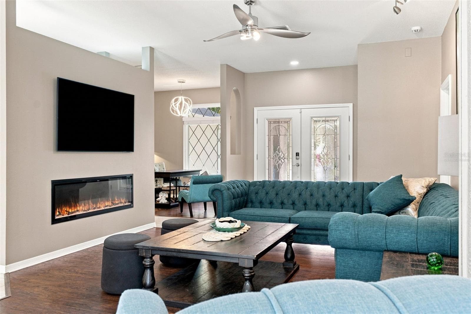 Living room - 10261 WOODLAND WATERS BLVD, WEEKI WACHEE