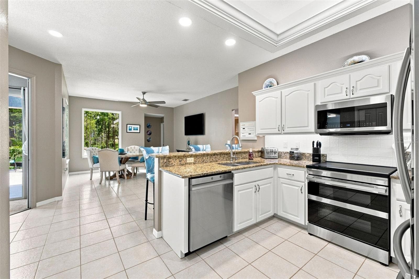 Kitchen - 10261 WOODLAND WATERS BLVD, WEEKI WACHEE