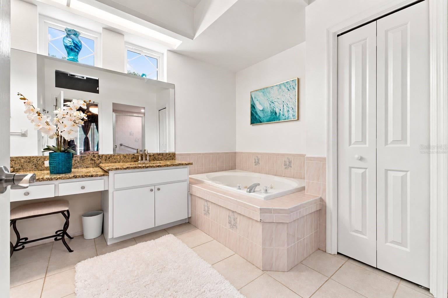 Primary bathroom - 10261 WOODLAND WATERS BLVD, WEEKI WACHEE