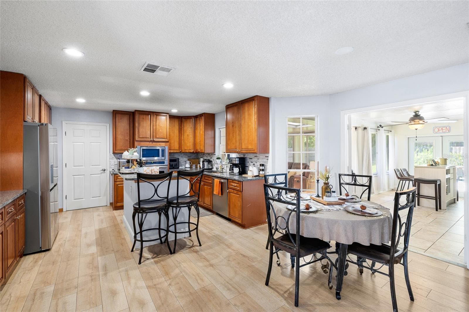 Single Family Residence at 677 ADRIANE PARK CIR, KISSIMMEE, photo 8 of 59