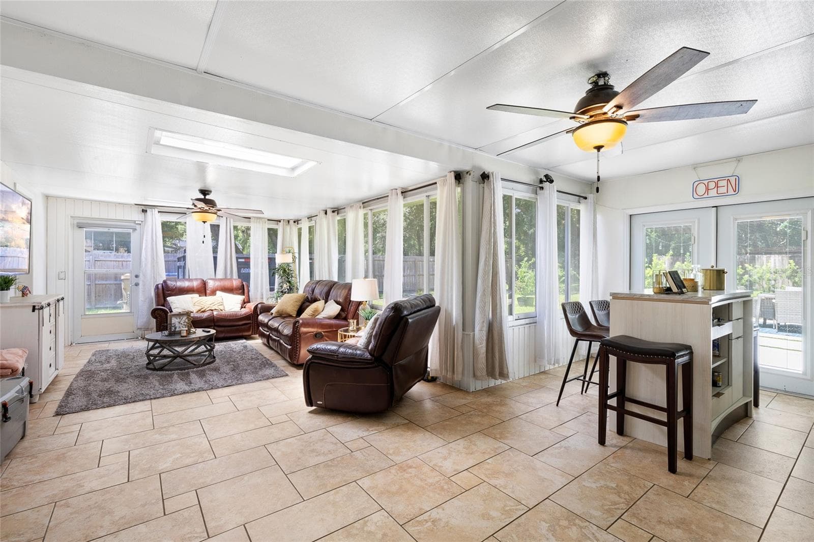 Single Family Residence at 677 ADRIANE PARK CIR, KISSIMMEE, photo 9 of 59