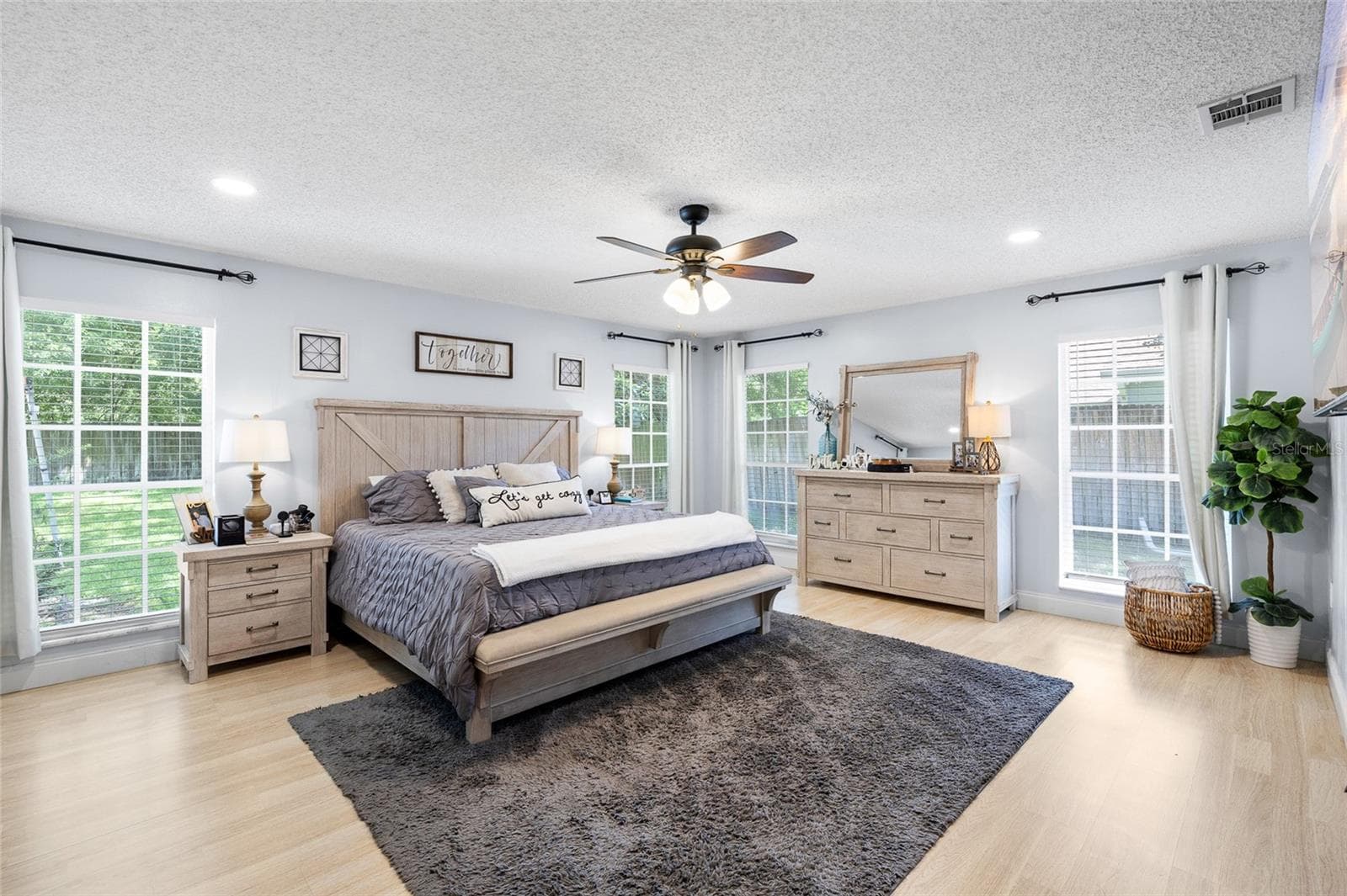 Single Family Residence at 677 ADRIANE PARK CIR, KISSIMMEE, photo 11 of 59