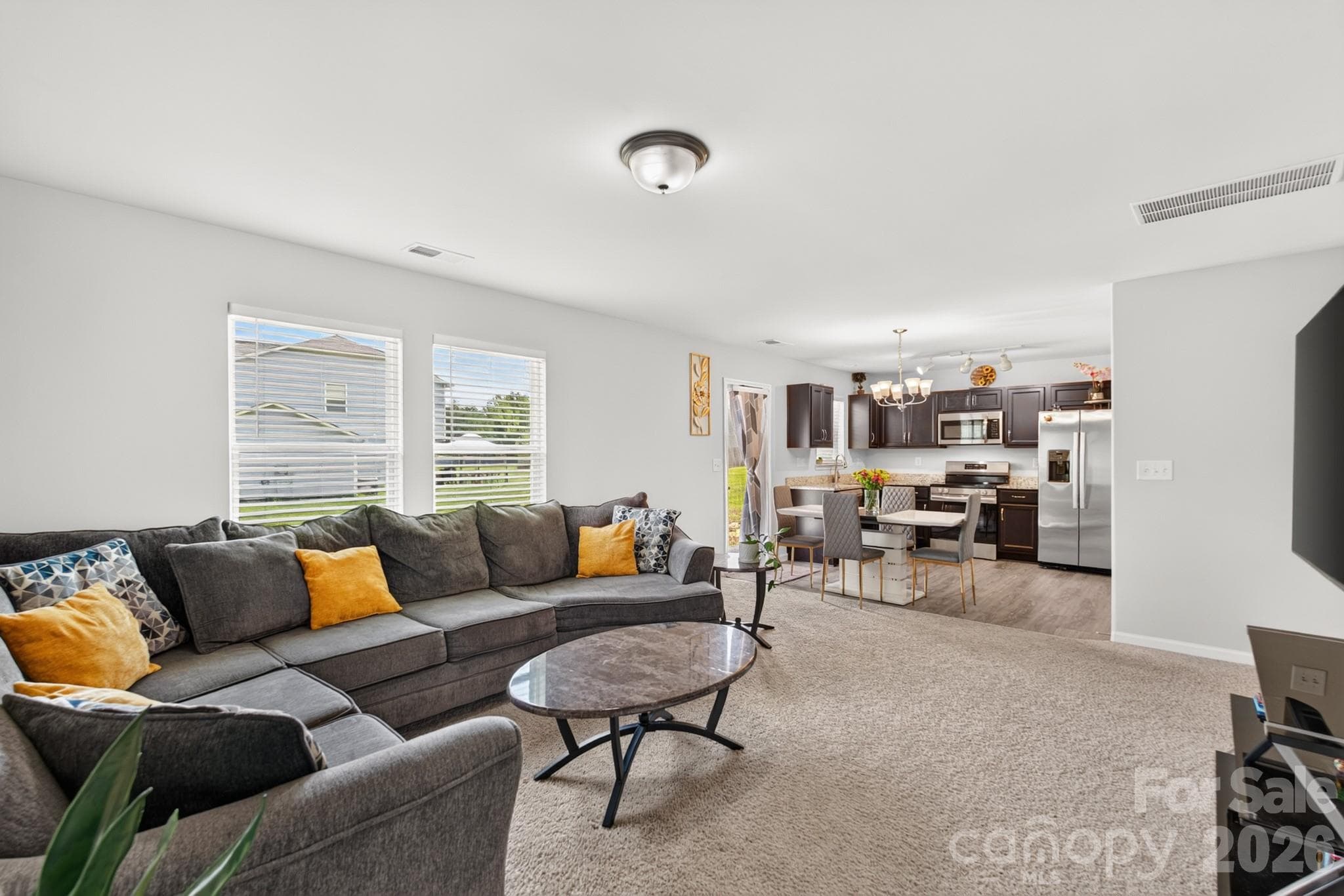 Open-concept living area - 1425 Springdale Road, Lancaster