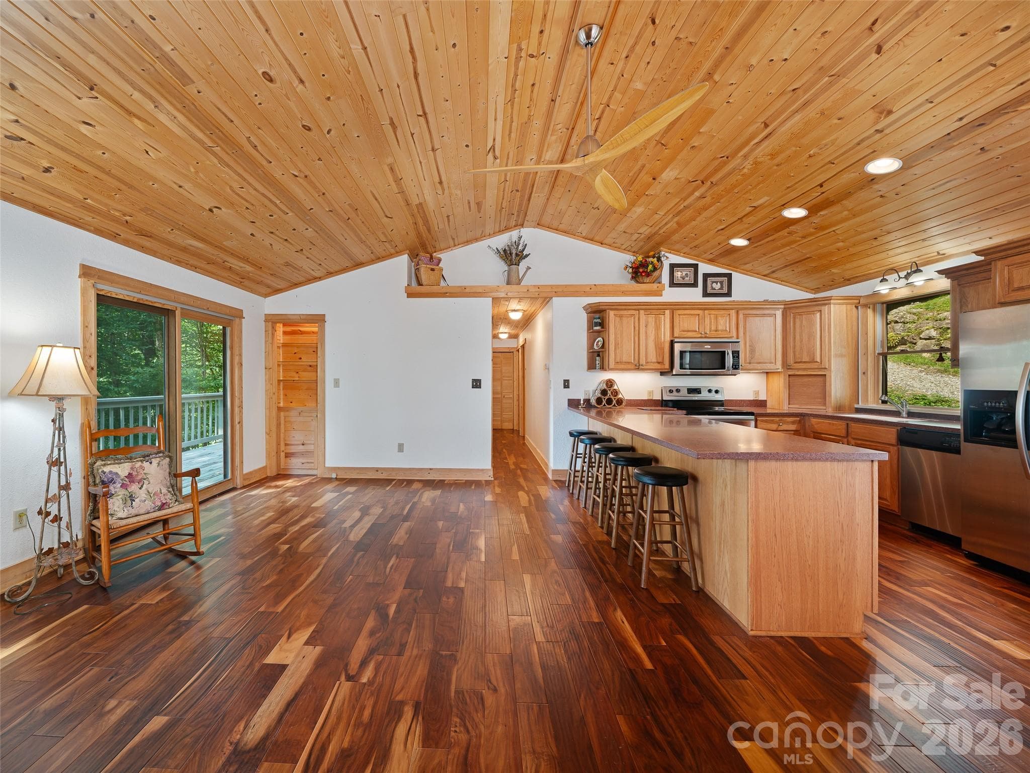 Single Family Residence at 73 Oak Ridge Court, Mars Hill, photo 6 of 44
