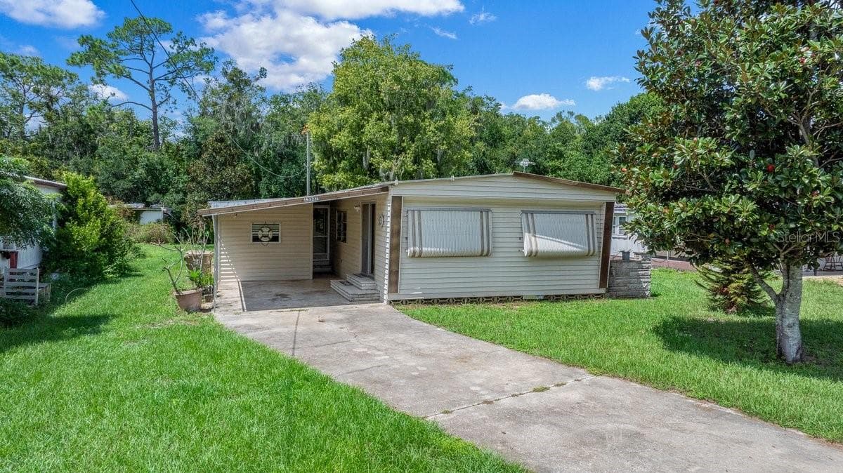 13337 WOODLAND DR