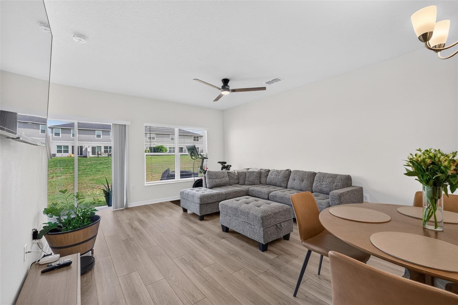 Living Room - 1405 MIRABELLA CIR, DAVENPORT