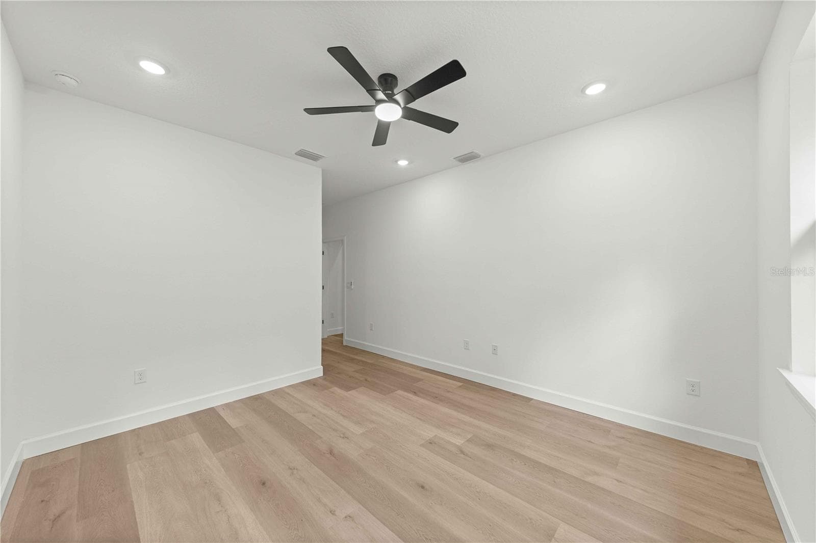 Single Family Residence at 100 WILLOW RD, OCALA, photo 16 of 32