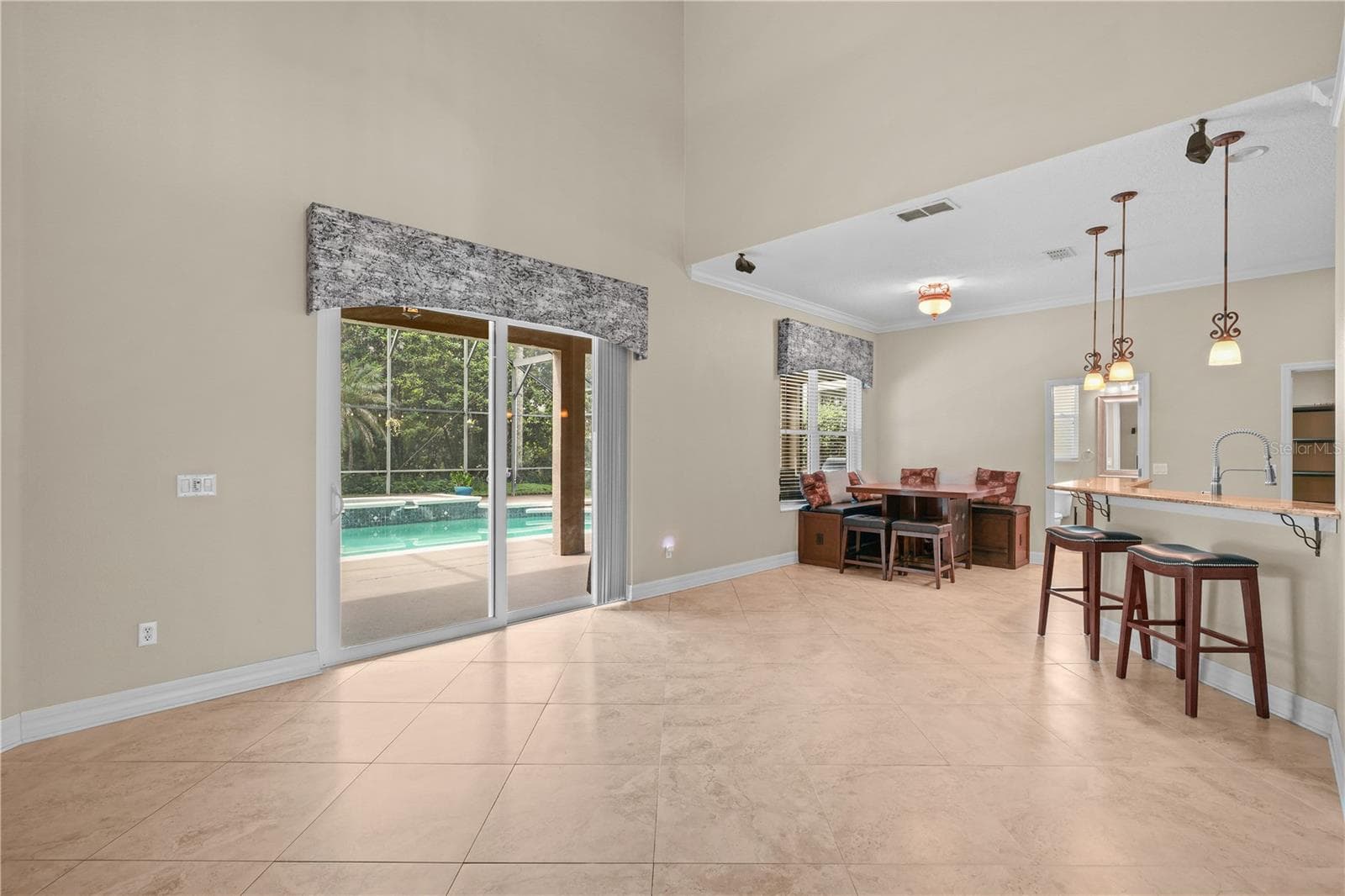 Great Room/eat in - 10169 MARSH PINE CIR, ORLANDO