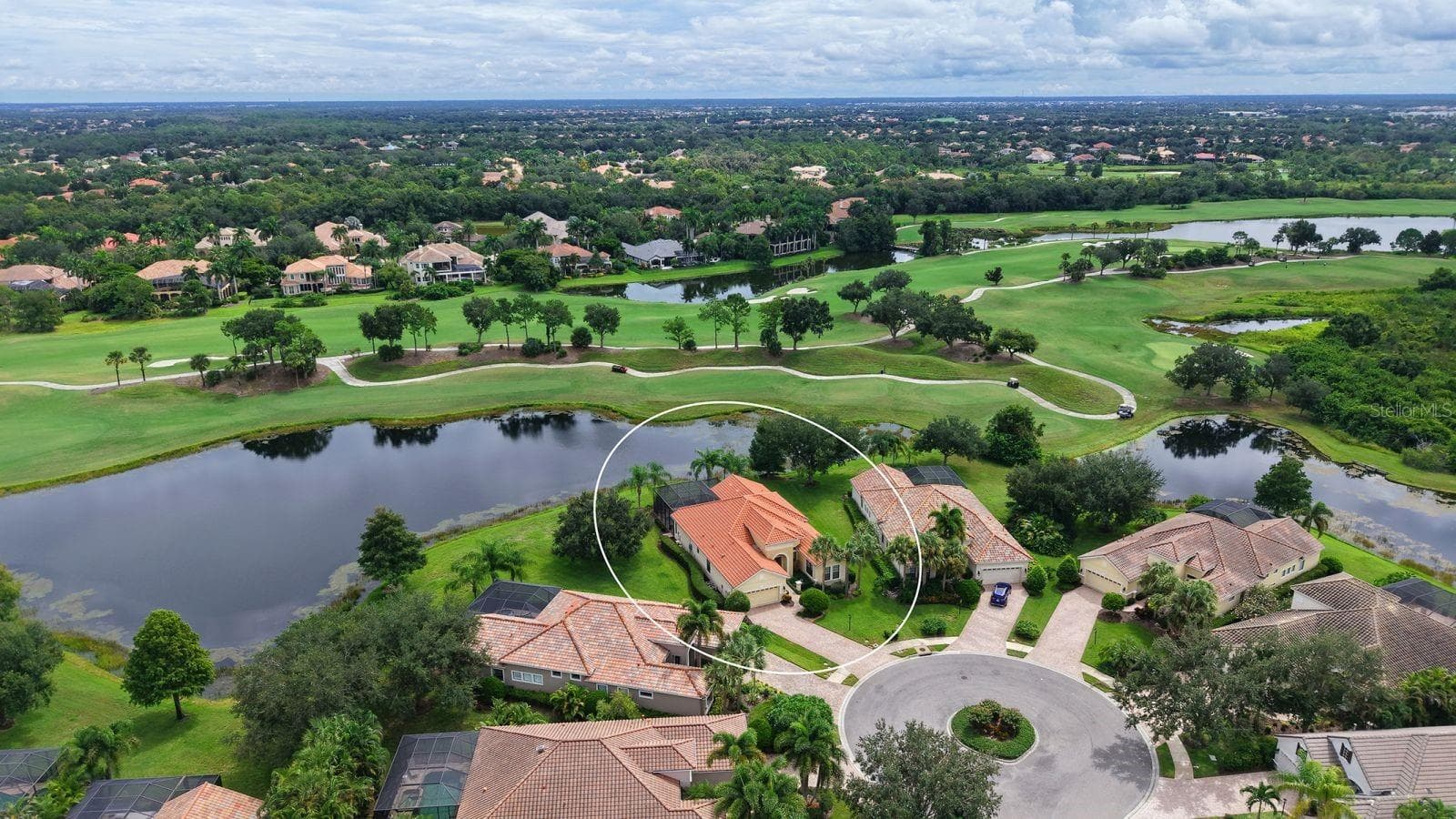 Single Family Residence at 12717 STONE RIDGE PL, LAKEWOOD RANCH, photo 9 of 66