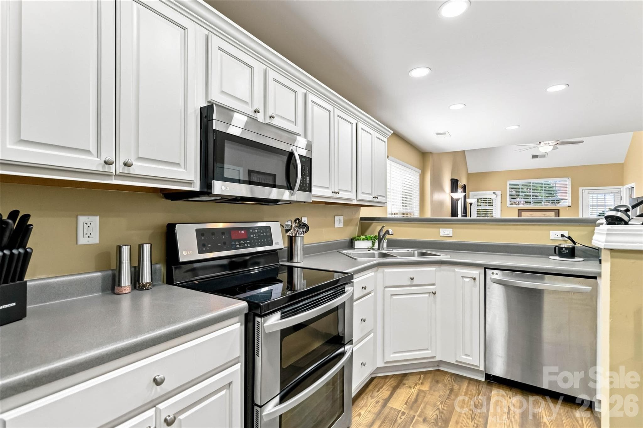 Townhouse at 4829 Grier Farm Lane, Charlotte, photo 7 of 31