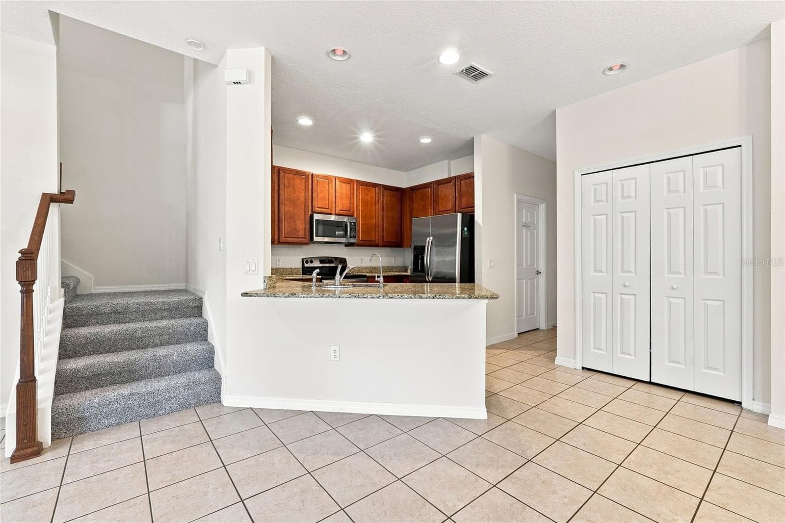 Living area - 13613 ERIDANUS DR, ORLANDO