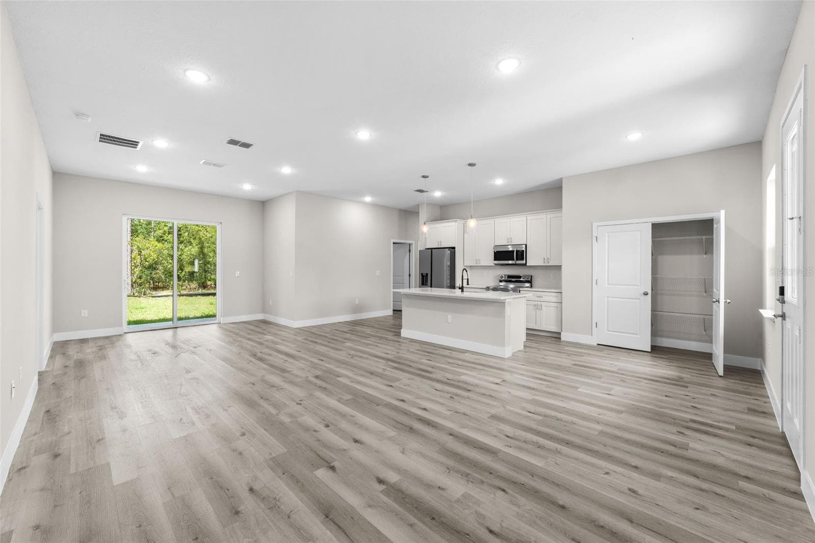 Single Family Residence at 13107 SW 70TH LN, OCALA, photo 2 of 20
