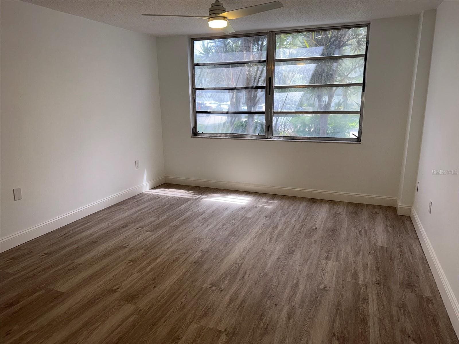 Bedroom with Previous/Old Windows - 1012 PEARCE DR #111, CLEARWATER