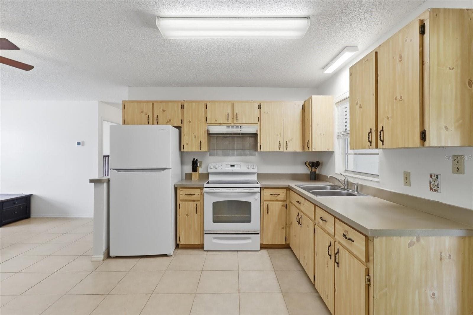Single Family Residence at 3850 S FLAMINGO TER, HOMOSASSA, photo 11 of 40