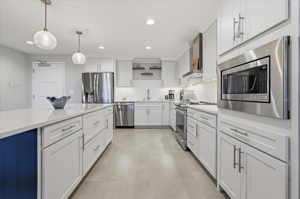 Condominium at 920 N OSCEOLA AVE #605, CLEARWATER, photo 7 of 64
