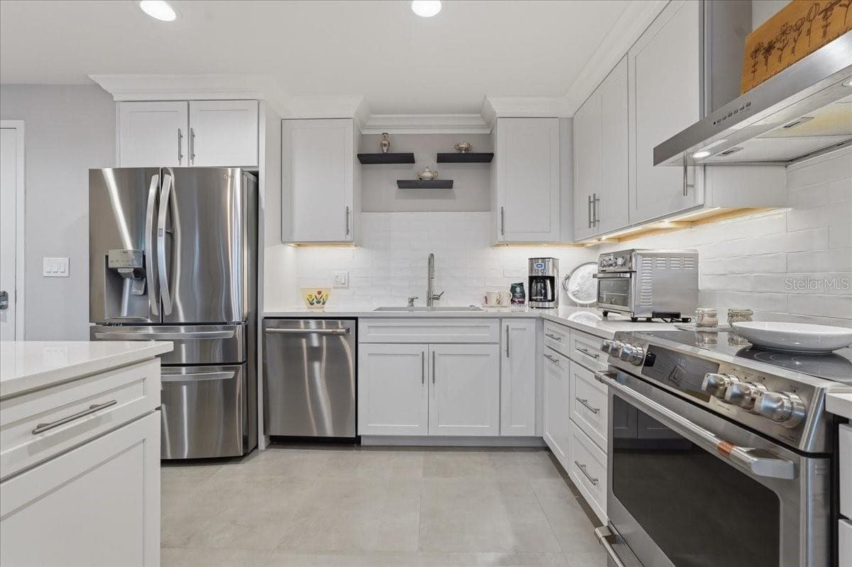 Condominium at 920 N OSCEOLA AVE #605, CLEARWATER, photo 11 of 64