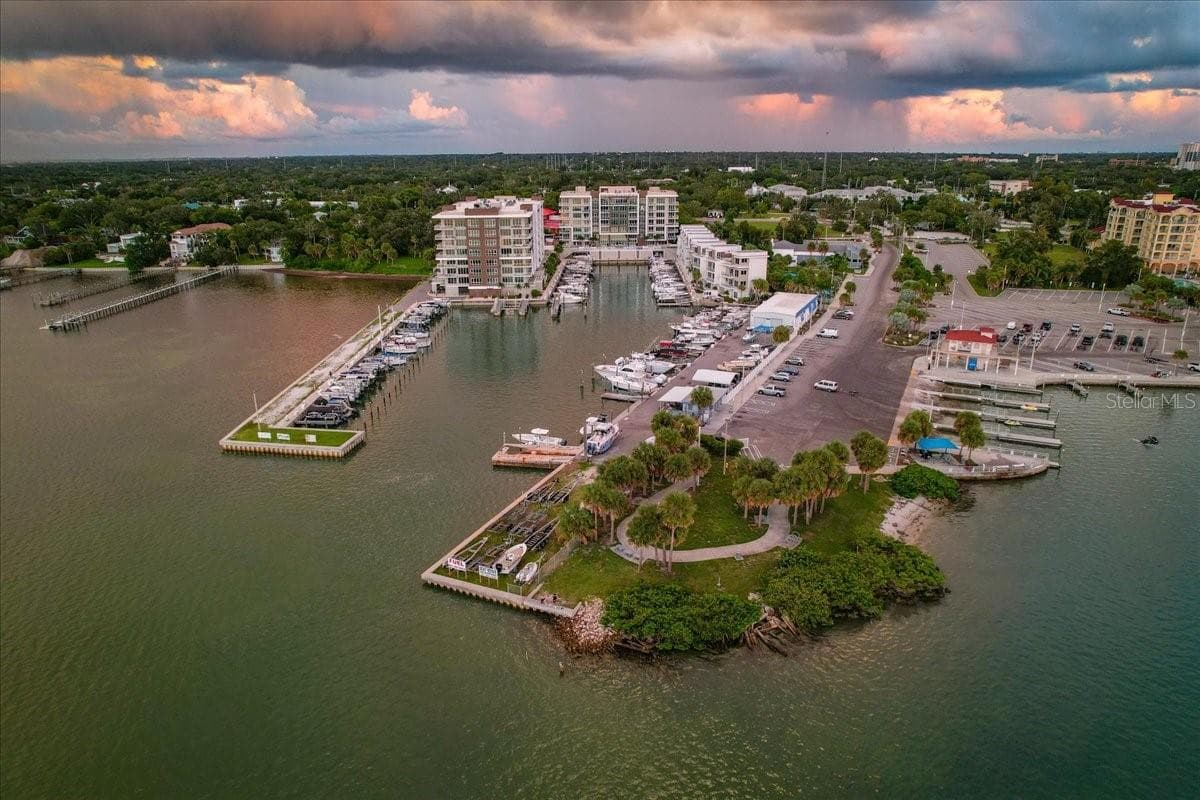 Condominium at 920 N OSCEOLA AVE #605, CLEARWATER, photo 45 of 64