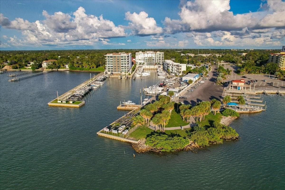 Condominium at 920 N OSCEOLA AVE #605, CLEARWATER, photo 63 of 64
