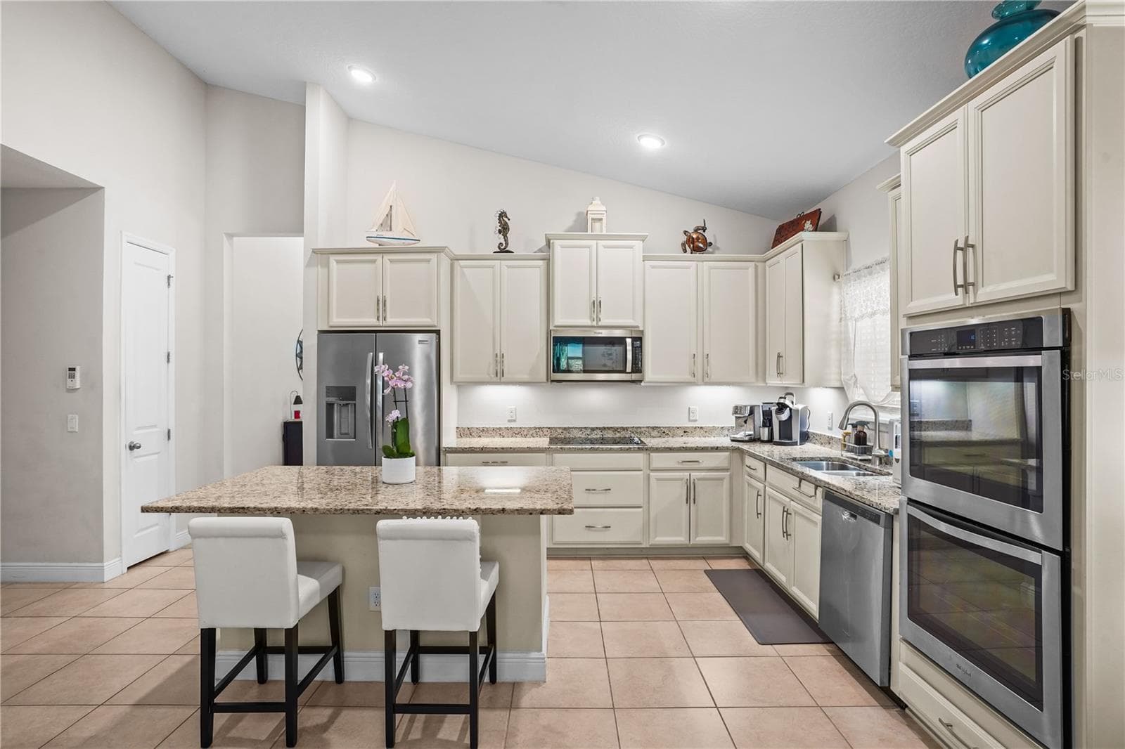 Single Family Residence at 154 OAKMONT RESERVE CIR, LONGWOOD, photo 16 of 48