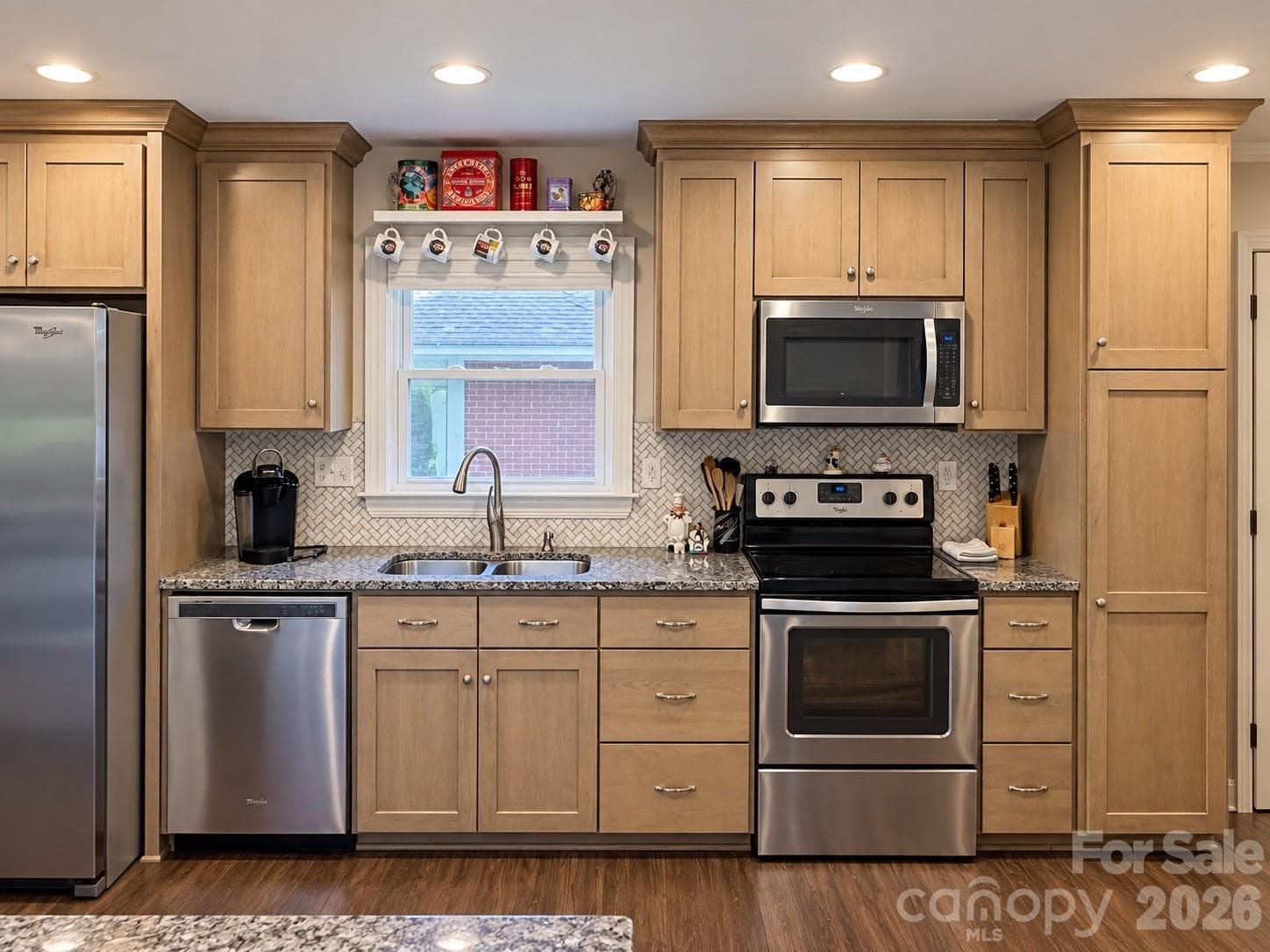 Single Family Residence at 2720 Shamrock Drive, Charlotte, photo 4 of 16