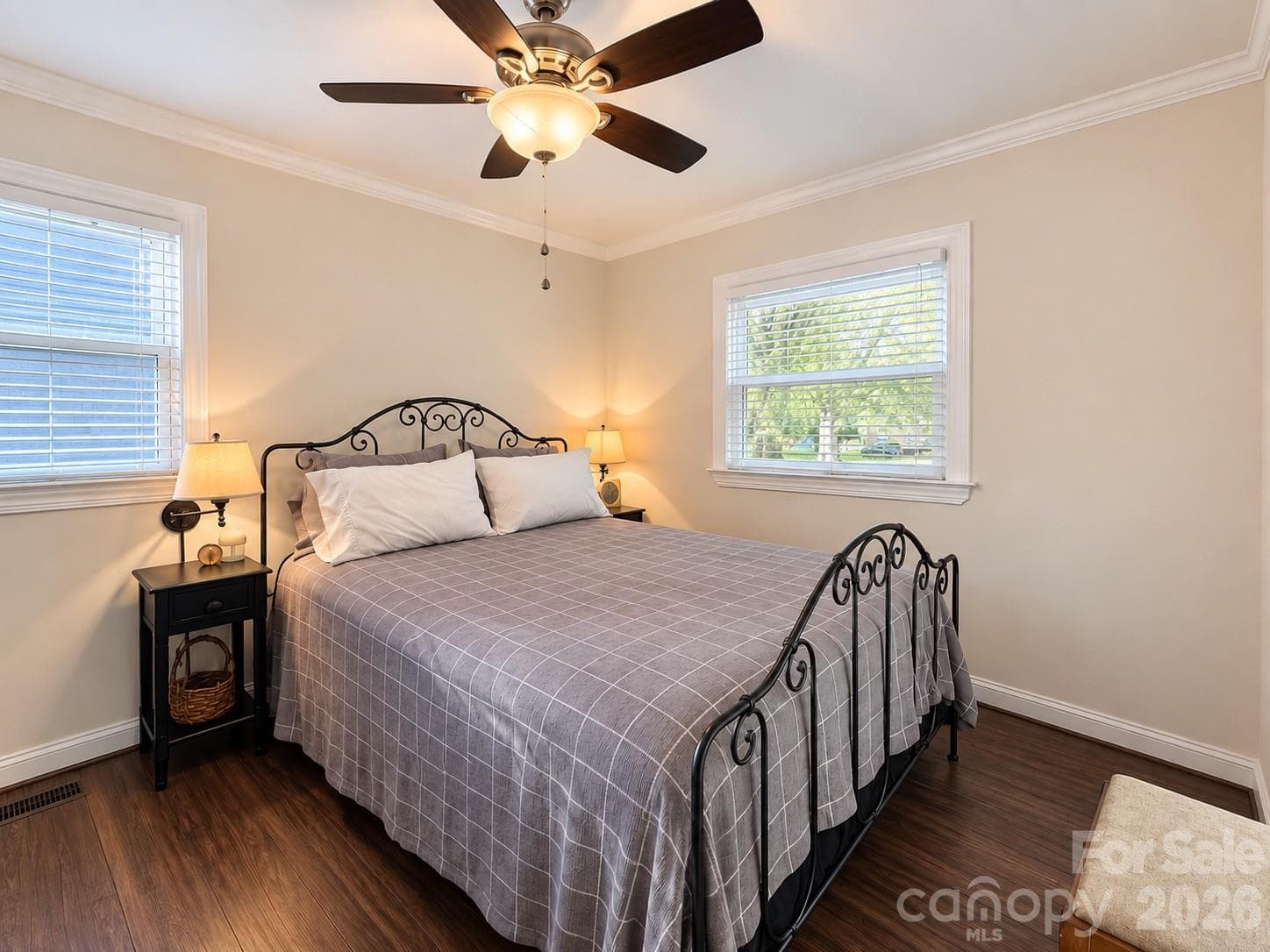 Single Family Residence at 2720 Shamrock Drive, Charlotte, photo 10 of 16