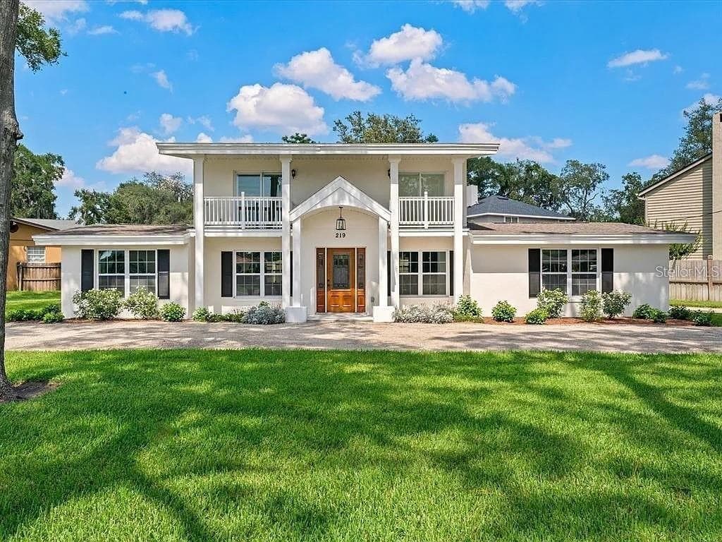 219 NOB HILL CIR