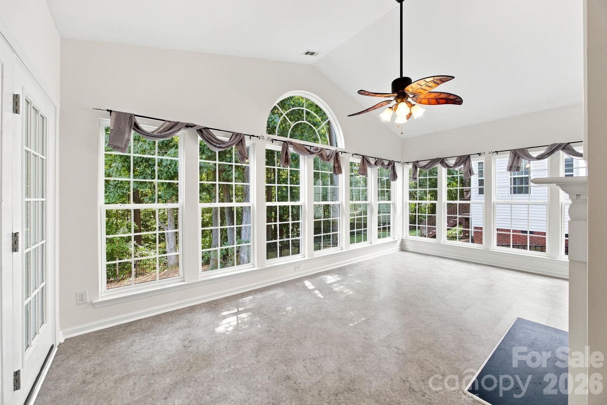 Sunroom - 10309 Elven Lane, Charlotte