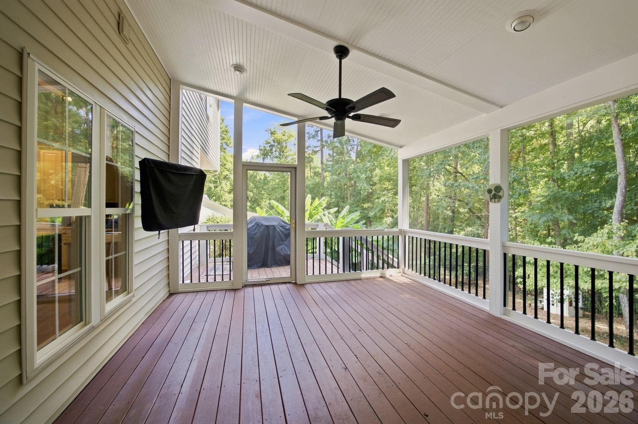 Screened-in deck - 10309 Elven Lane, Charlotte