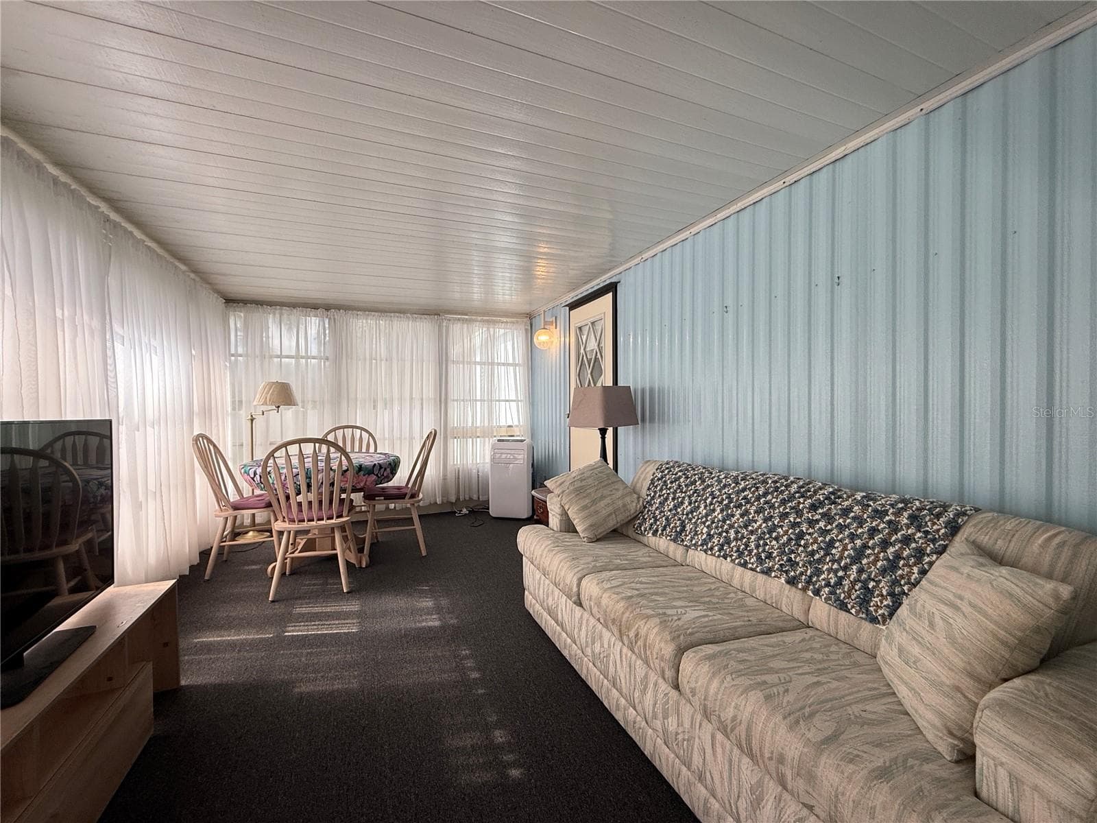 Manufactured Home at 242 S PORT ROYAL LN, APOLLO BEACH, photo 10 of 23