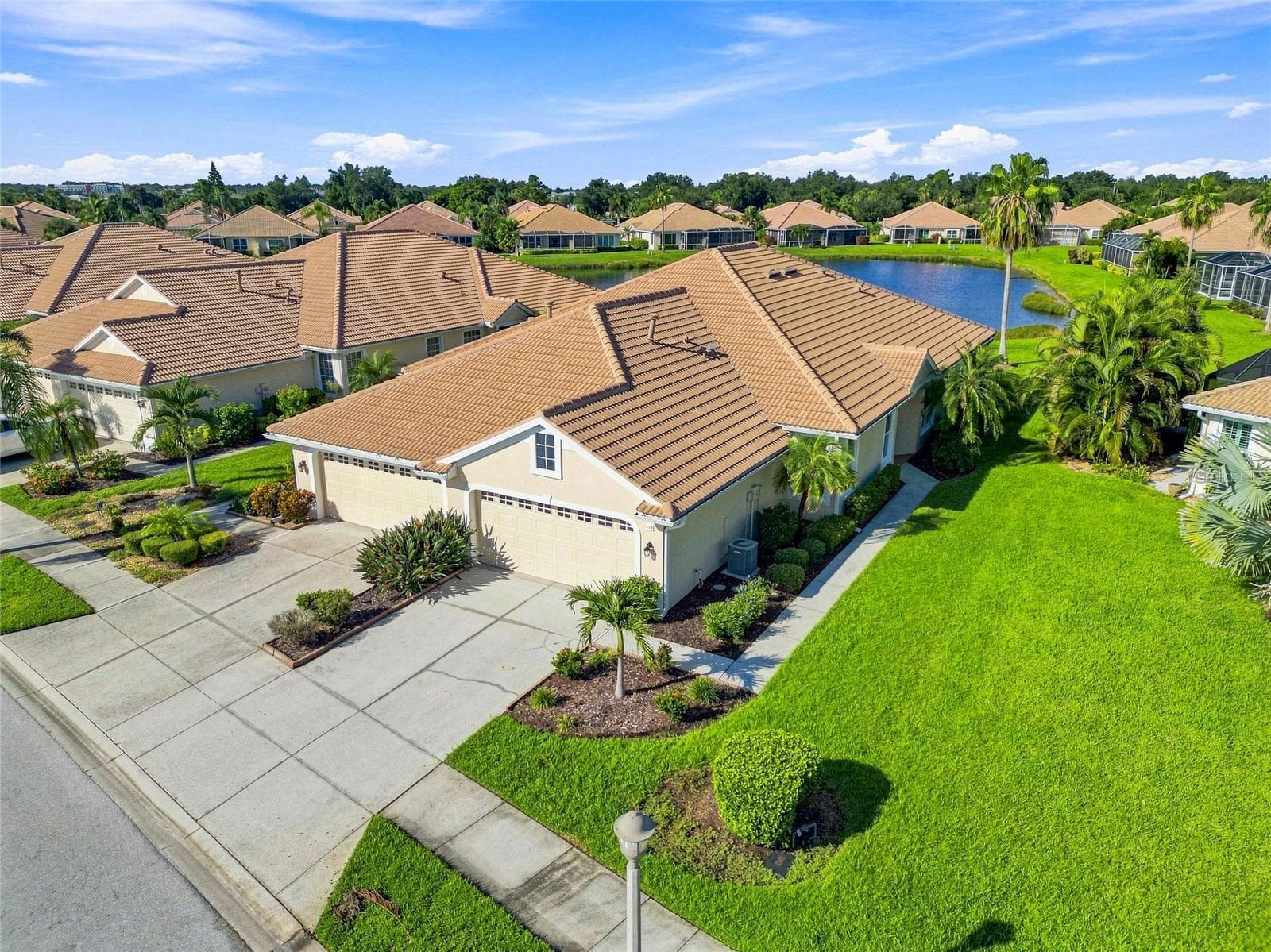 Villa at 4350 WHISPERING OAKS DR, NORTH PORT, photo 51 of 65